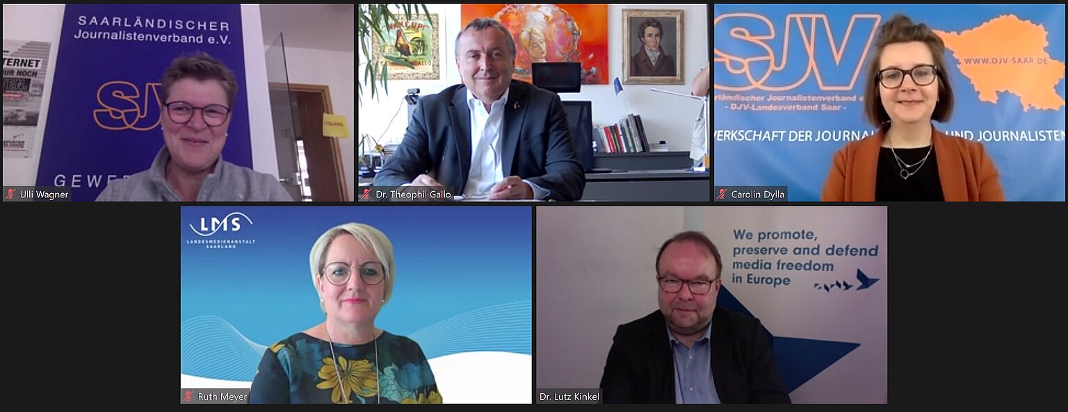 – Bei der Matinee zum Tag der Pressefreiheit: Ulli Wagner, Dr. Theophil Gallo, Carolin Dylla, Ruth Meyer, Dr. Lutz Kinkel v.l. (Foto: Ina Goedert)